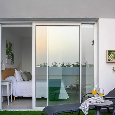 Monstera House - Near The Beach, Air-con, Fast Wifi And Sat Tv By Lanzarote